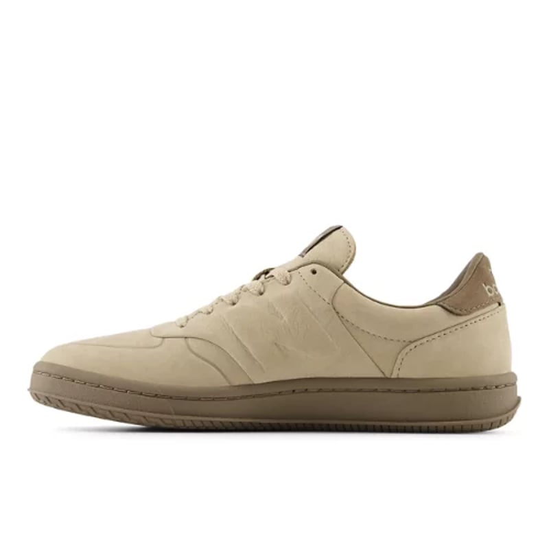 Sneakersy New Balance T500D "Stoneware & Thunder Brown" | Kobiety & Mezczyzni | Sportstyle | 01 | SPORTSHOWROOM