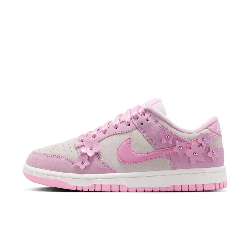 Sneakersy Nike Dunk Low SE ‘Florette’ "Pink Foam" | Kobiety | Sportstyle | 01 | SPORTSHOWROOM