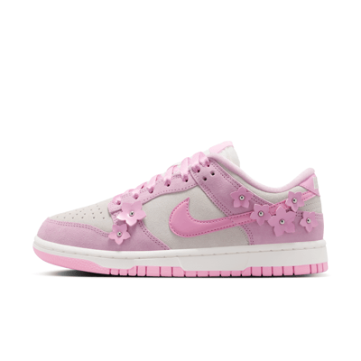 Superge Nike Dunk Low SE ‘Florette’ "Pink Foam" | Ženske | Sportstyle | 01 | SPORTSHOWROOM