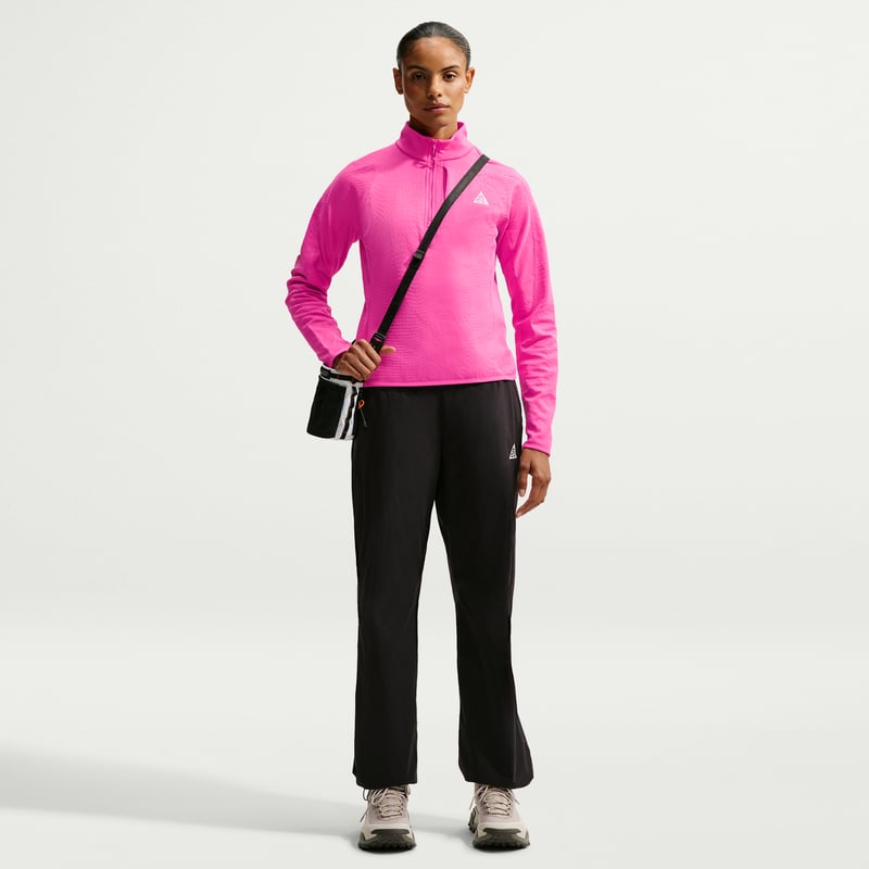 Nike ACG "Wolf Grid" Therma-FIT 1/2-Zip Top "Desert Pink & Light Orewood Brown" | Dames | Hiken | 04 | SPORTSHOWROOM