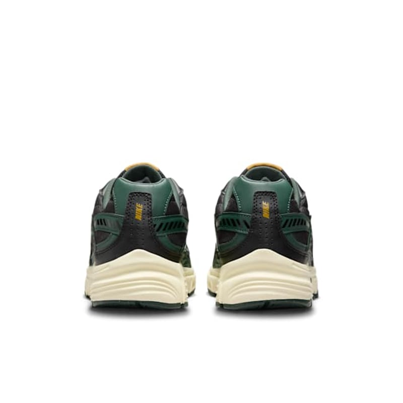 Nike Initiator HQ3611-010 06
