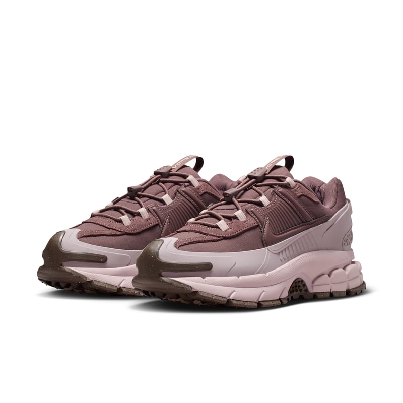 Sneakers Nike Zoom Vomero Roam "Tattoo & Particle Rose" | Donna | Sportstyle | 04 | SPORTSHOWROOM