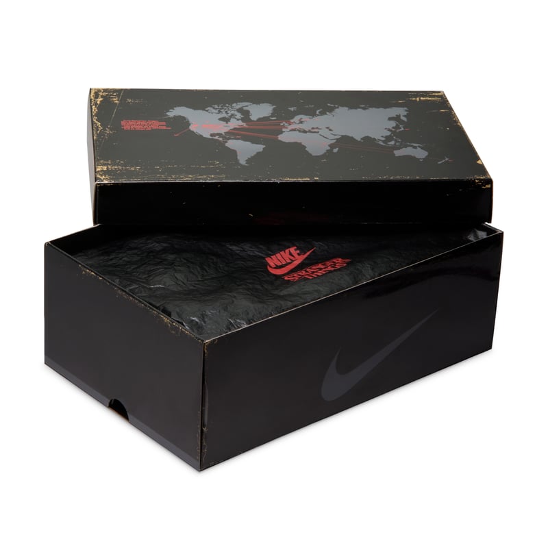 Nike Air Foamposite One x Stranger Things IR7336-001 11