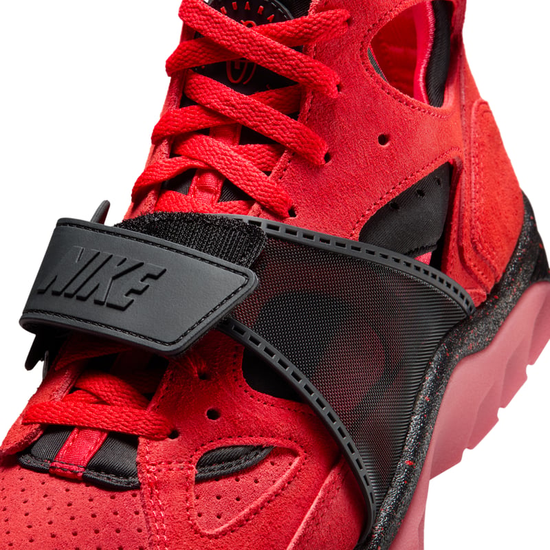 Sneakers Nike Air Trainer Huarache "Challenge Red & Black" | Uomo | Sportstyle | 07 | SPORTSHOWROOM
