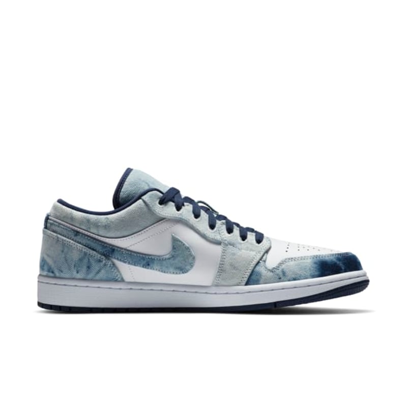 Jordan 1 Low SE CZ8455-100 03