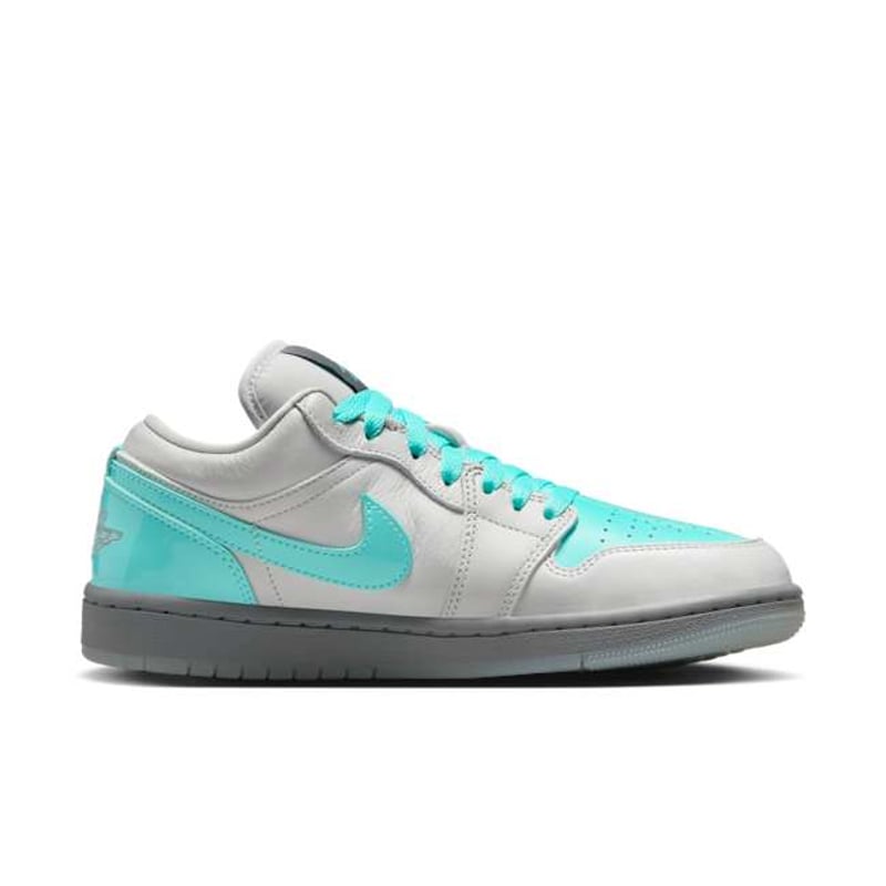 Jordan 1 Low SE HQ3599-025 03