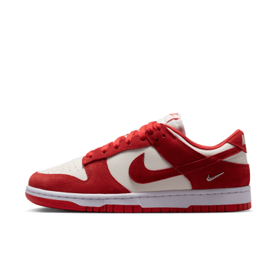 Superge Nike Dunk Low Suede "Sail & Light Crimson" | Ženske | Sportstyle | 01 | SPORTSHOWROOM