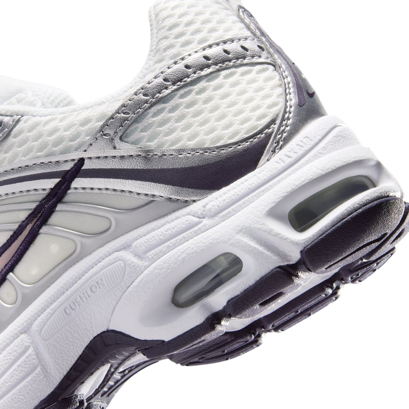 Nike Air Max Moto 2K IQ9430-100 08