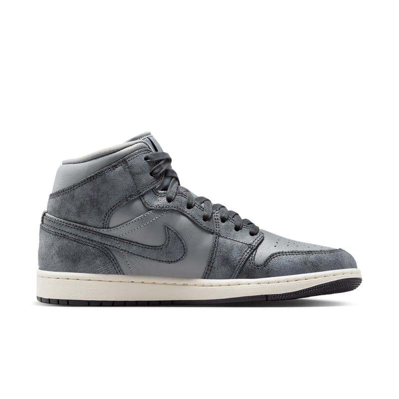 Jordan 1 Mid SE FJ3448-001 03