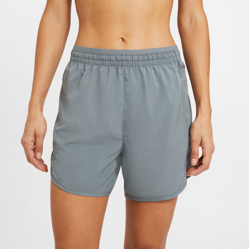 Nike Tempo Luxe Shorts "Smoke Grey" | Kvinnor | Löpning | 02 | SPORTSHOWROOM