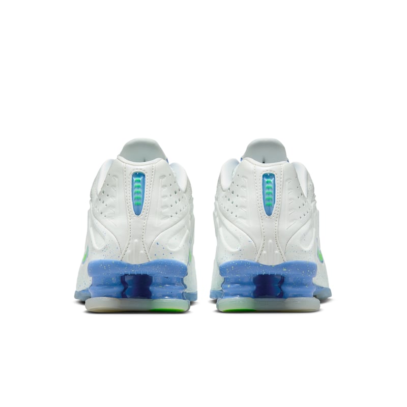 Nike Shox R4 IH2343-100 06