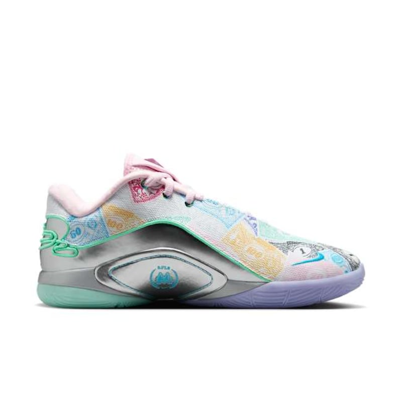 Nike LeBron 22 x Monopoly FZ1097-100 03