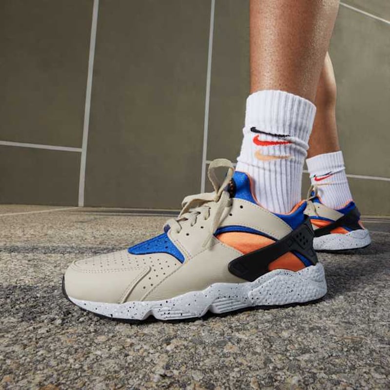Nike Air Huarache DD1068-200 02