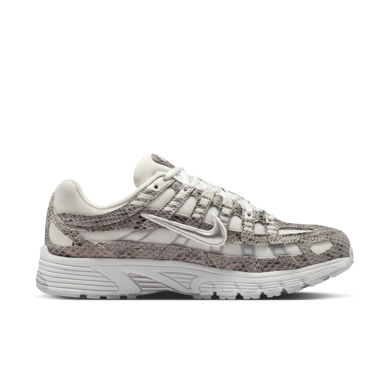 Nike P-6000 SE ‘Snakeskin’ sneakers "Off-White & Cool Grey" | Dame | Sportstyle | 02 | SPORTSHOWROOM
