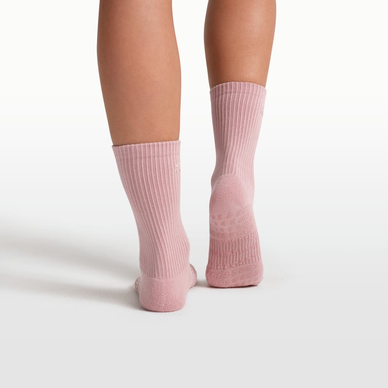 NikeSKIMS Pilates Crew IV3354-660 03