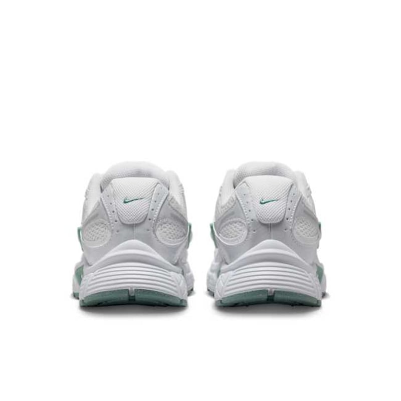 Nike V5 RNR HQ7901-106 06