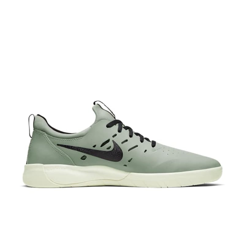 Nike SB Nyjah Free AA4272-300 03