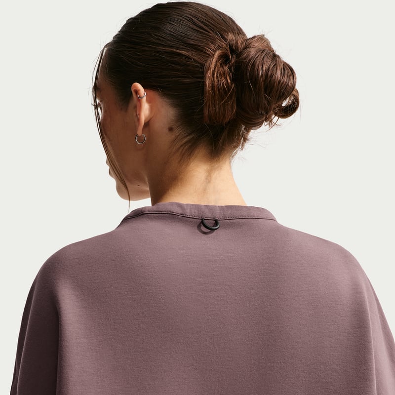 Nike 24.7 ImpossiblySoft Dri-FIT Oversized Crew HQ8193-502 02