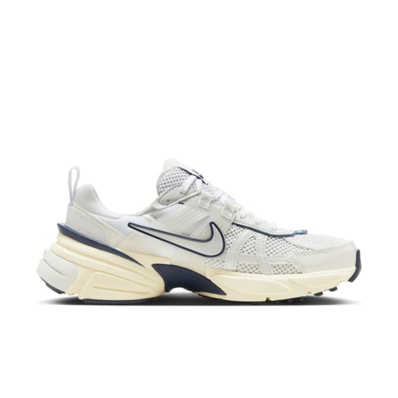 Nike V2K Run FD0736-102 04