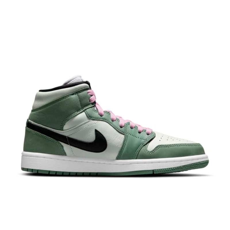Jordan 1 Mid SE CZ0774-300 03