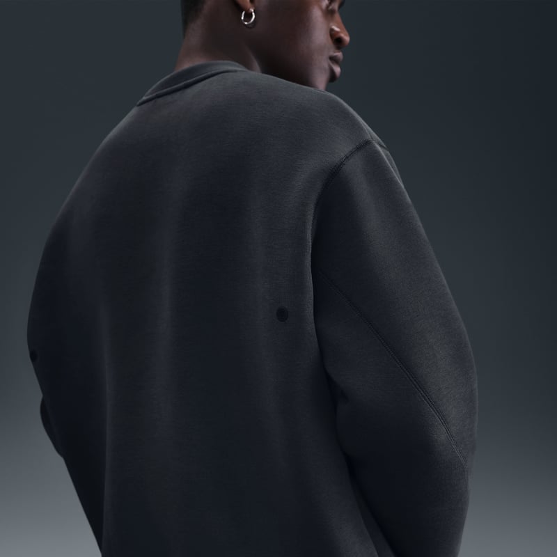 Nike Tech Fleece Loose Fit Crew HV6537-060 02