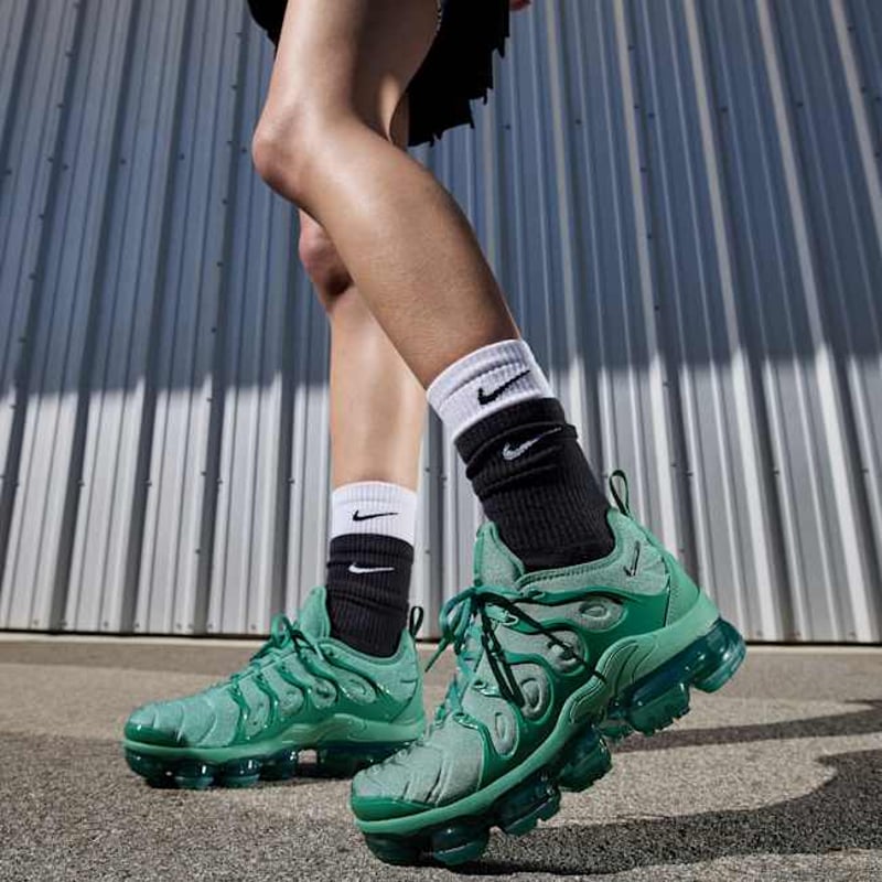 Nike Air Max VaporMax Plus HF5048-361 02