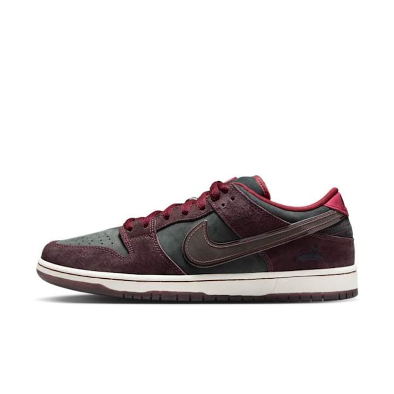 Nike SB Dunk Low Pro x RIOT Skateshop FZ1289-200 01