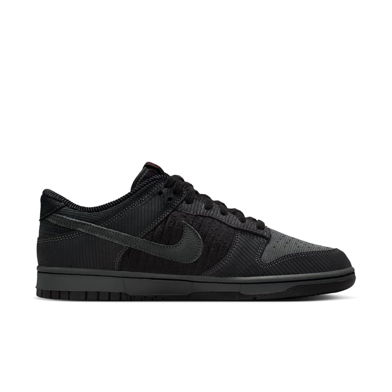 Sapatilhas Nike Dunk Low Retro Premium "Triple Black" | Homem | Estilo desportivo | 03 | SPORTSHOWROOM
