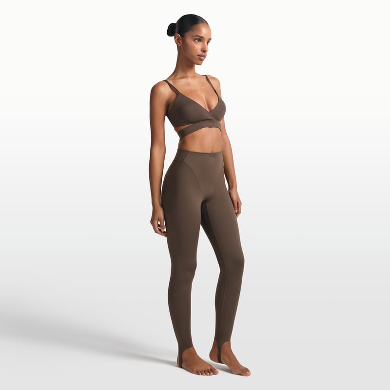 NikeSKIMS Matte Stirrup IR5076-233 04