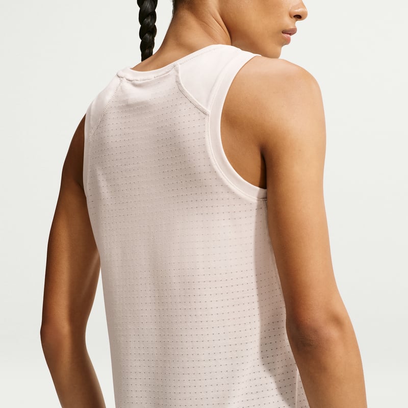 Camisola sem mangas Nike ACG "Solar Chase" Dri-FIT "Light Orewood Brown" | Mulher | Exterior | 02 | SPORTSHOWROOM