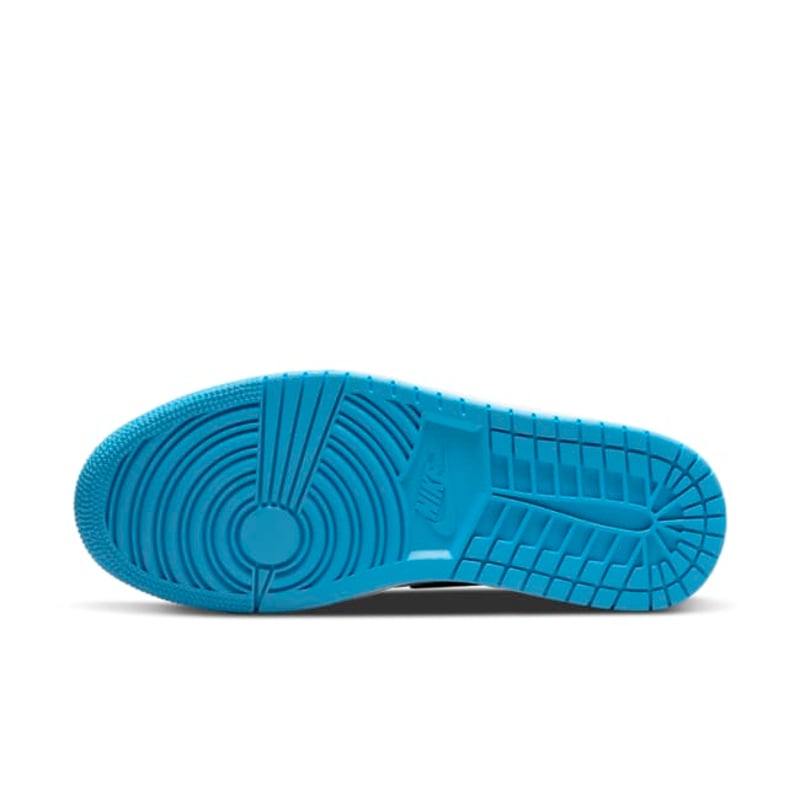 Jordan 1 Retro Low OG CZ0775-104 02