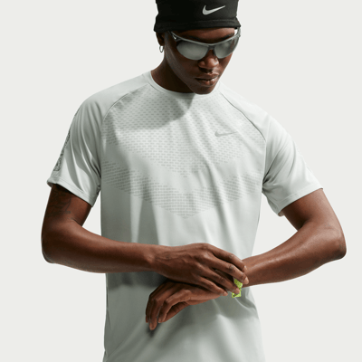 Nike Stride Dri-FIT Winterized Shirt "Grey Fog" | Herren | Laufen | 01 | SPORTSHOWROOM