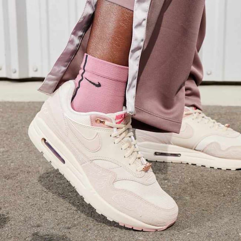 Nike Air Max 1 x Serena Williams Design Crew FN6941-200 02