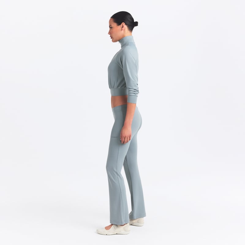 NikeSKIMS Airy IU8312-062 03