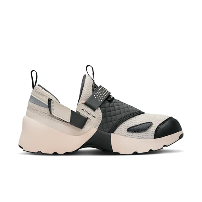 Jordan Trunner LX HQ2164-102 03