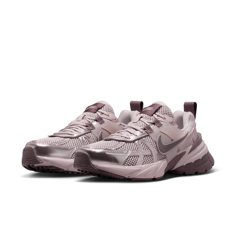 Nike V2K Run trainers "Particle Rose & Tattoo" | Women | SportStyle | 05 | SPORTSHOWROOM