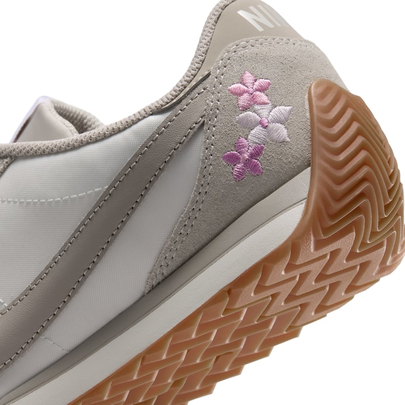 Nike Pacific SE sneakers "Sail & Light Orewood Brown" | Dames | Sportstyle | 08 | SPORTSHOWROOM