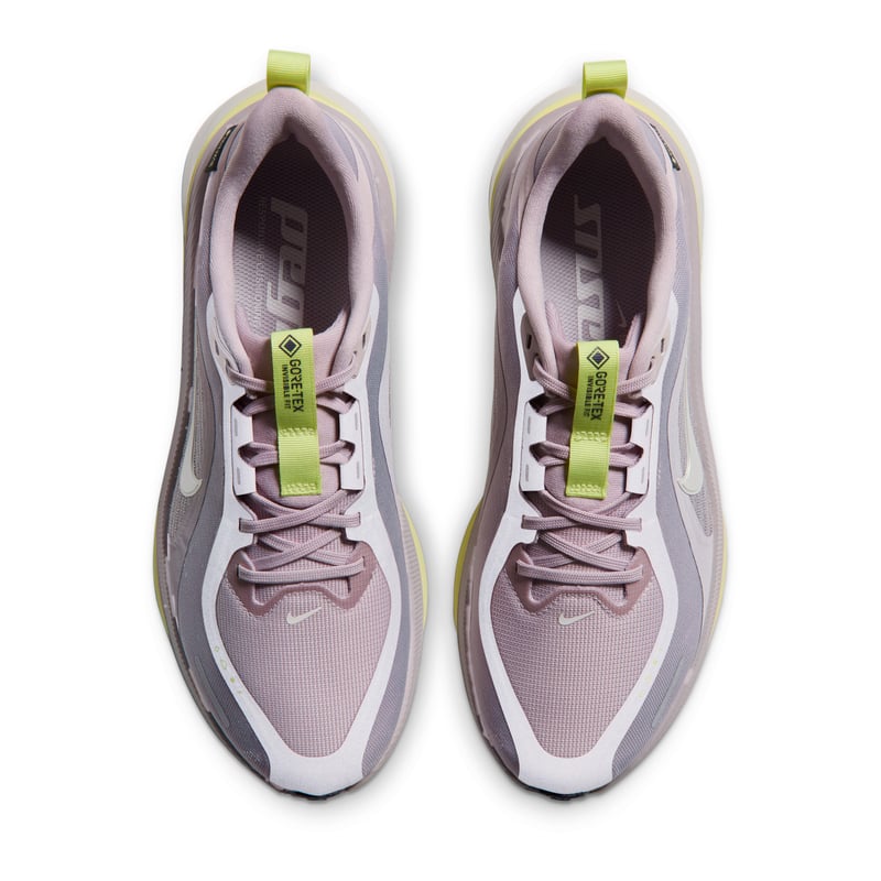 Nike Pegasus 42 GORE-TEX runners "Particle Rose & Silver Lilac" | Women | Running | 04 | SPORTSHOWROOM