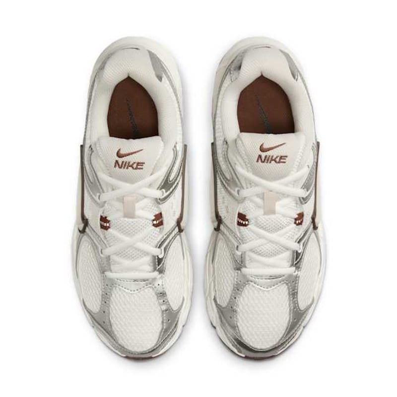 Nike V5 RNR HQ7901-102 04