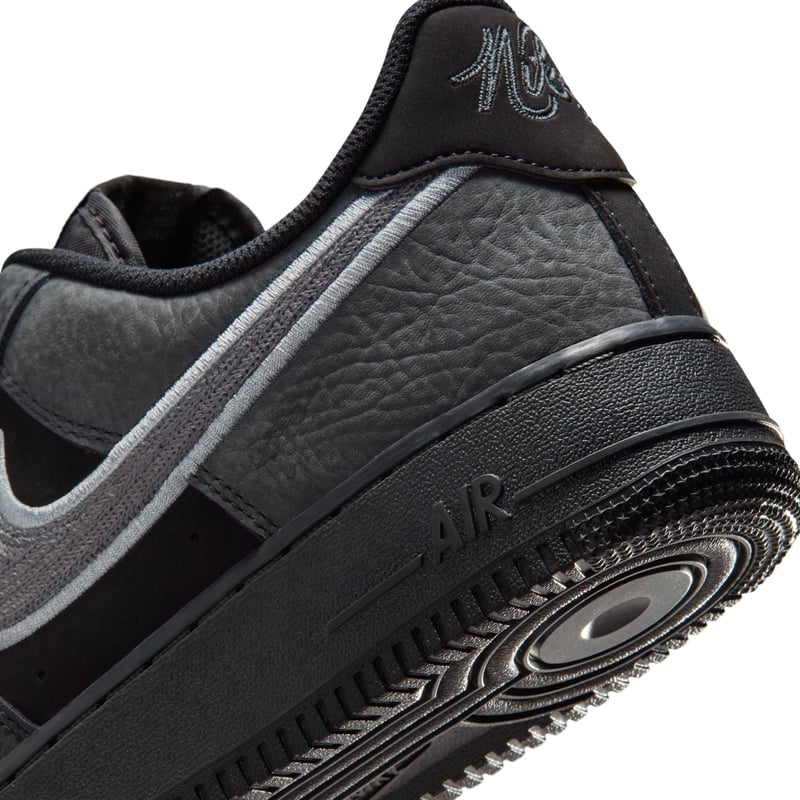 Zapatillas Nike Air Force 1 '07 LV8 "Black & Smoke Grey" | Hombre | Estilo deportivo | 07 | SPORTSHOWROOM