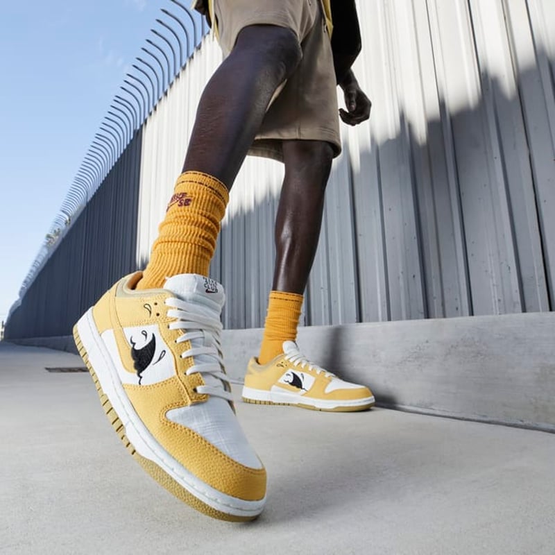 Nike Dunk Low DV1681-100 02