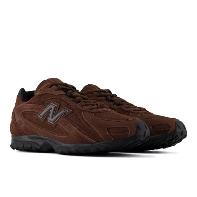 New Balance 204L sneakerit "Pumpernickel & Black" | Miehet & Naiset | Sportstyle | 02 | SPORTSHOWROOM