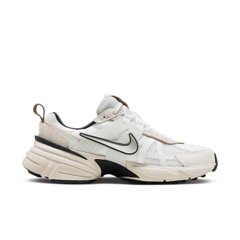 Nike V2K Run FN6703-100 03