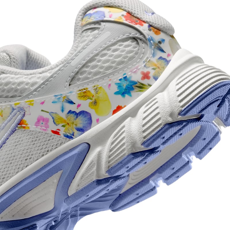 Nike V5 RNR SE trainers "Summit White & Light Thistle" | Kids | SportStyle | 08 | SPORTSHOWROOM