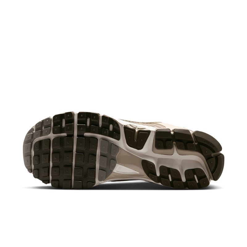 Nike Zoom Vomero 5 trainers "Desert Khaki & Classic Olive" | Men | SportStyle | 01 | SPORTSHOWROOM