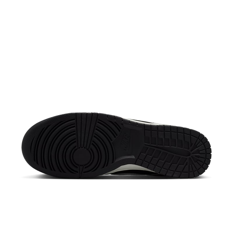 Nike Dunk Low Retro sneakers "Metallic Silver & Black" | Herre | Sportstyle | 02 | SPORTSHOWROOM