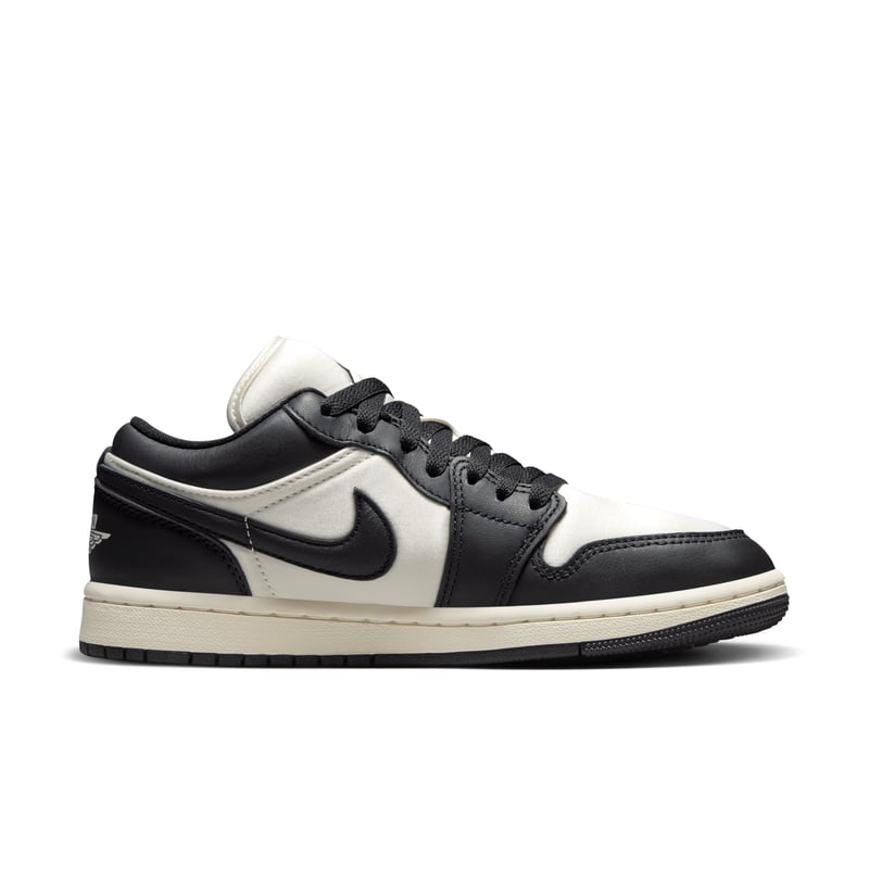 Jordan 1 Low SE FB9893-101 03