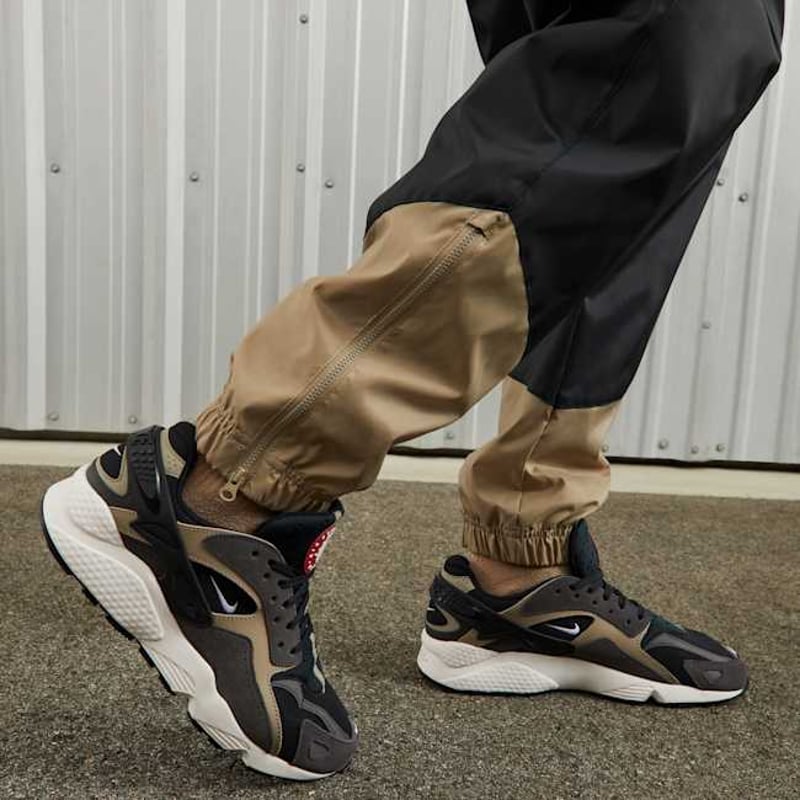 Nike Air Huarache Runner DZ3306-003 02