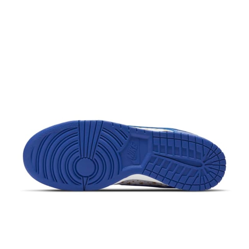 Nike SB Dunk Low x Supreme ‘Stars’ DH3228-100 02