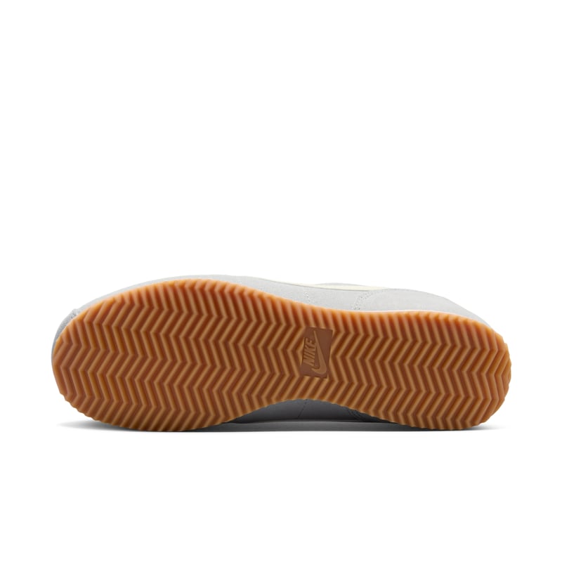 Tenisky Nike Cortez "Light Smoke Grey & Light Orewood Brown" | Ženy | Sportstyle | 02 | SPORTSHOWROOM
